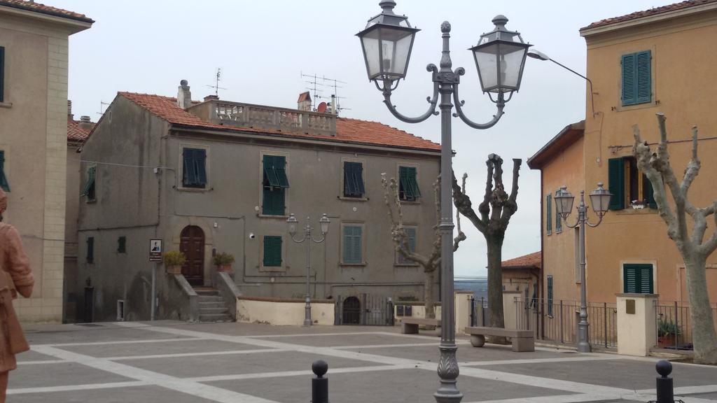 شقة Abitare Il Borgo Piazza Del Popolo كاستاجنيتو كاردوتشي المظهر الخارجي الصورة